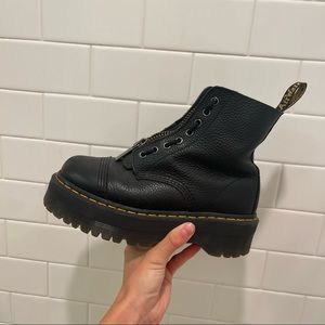 Dr. Martens SINCLAIR MILLED NAPPA LEATHER PLATFORM BOOTS!
